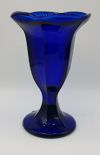 Heavy blue glass sundae - x,