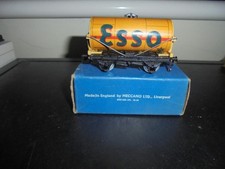 HORNBY DUBLO DR383 "BUFF' ESSO" TANK WAGON BOXED - 3 RAIL