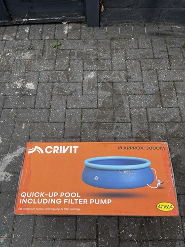 Pool with filter pump - with,