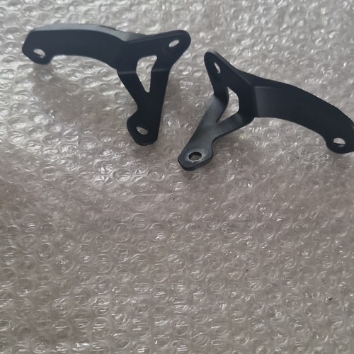 Triumph tiger 800 screen mount - triumph,