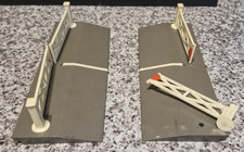 Tri-ang R70 Level Crossing