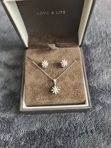 Ernest jones 9ct white gold - ernest,