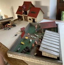 Vintage TOY FARM HOUSE, FARM