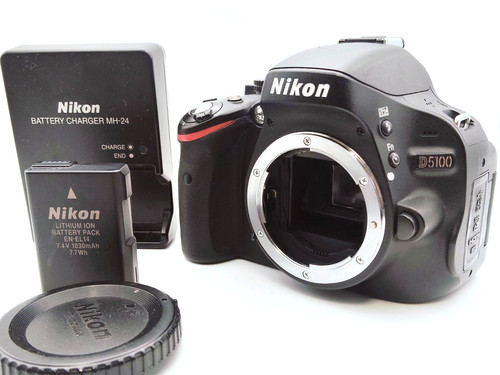 Near mint 800 nikon - mint, s/c