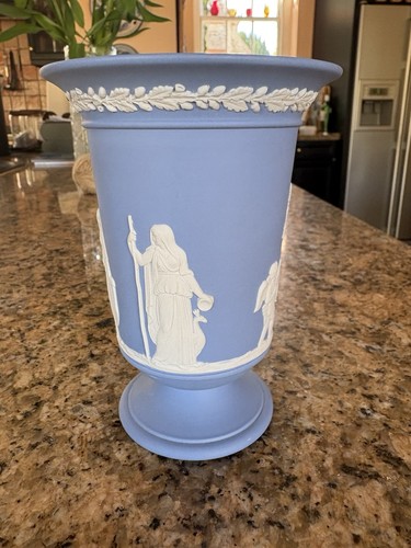 Wedgewood jasperware pedestal - wedgewood,