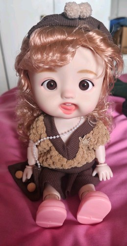 Gorgeous jointed doll - jointed,