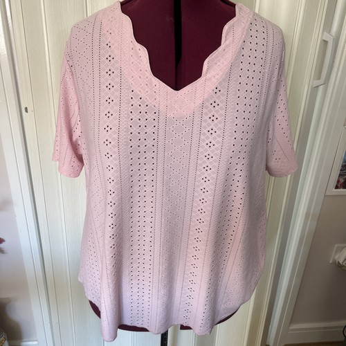 Baby pink top - scalloped, neck
