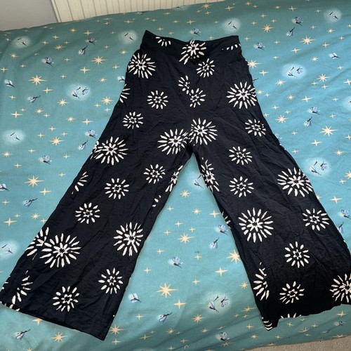 Size black and - black,