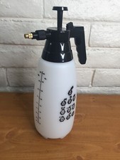 Chapin 2L Pump Sprayer 68oz