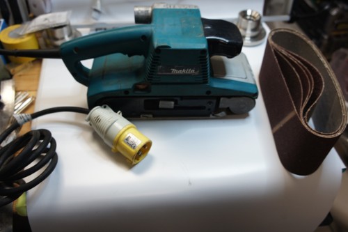Makita 9404 heavy duty - heavy, belt