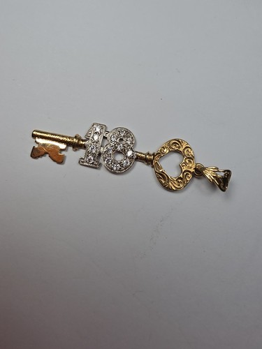 9ct gold charm - charm, 18th