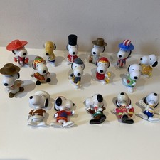 bundle of 16 x McDonalds Happy Meal Toy 1999 Snoopy World Tour Plastic Toys 