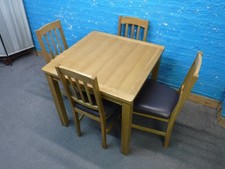 SOLID OAK SQUARE DINING TABLE