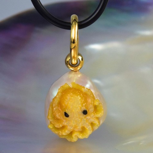 Octopus pendant south - pendant,