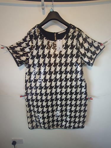 Dogtooth checkered sequin - checkered,