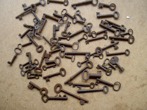Old keys lot - old,