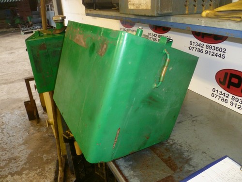 Hydraulic oil tank - x, ransomes