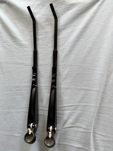 Front windscreen wiper arms - wiper,