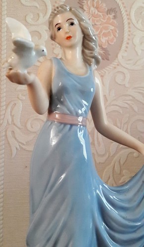 Lady blue dress with dove - blue,