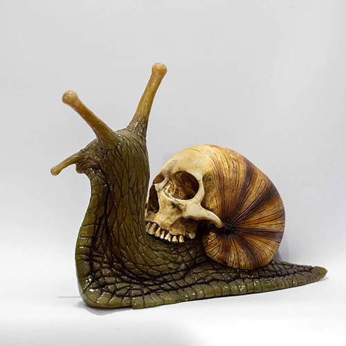 Gothic light skull snail - light, resin