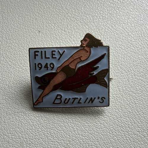 Butlins holidays enamel - holidays, pin