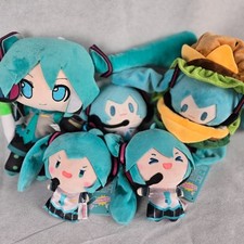 Hatsune Miku Plushies Set –