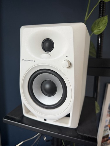 Pioneer w active - pioneer,