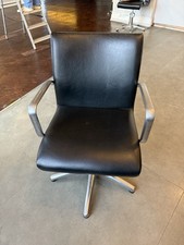 REM Hairdressing stylist chair