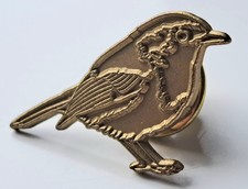 RSPB GOLD TONE ROBIN 50 YEARS PIN BADGE LAPEL BROOCH CHARITY COLLECTABLE
