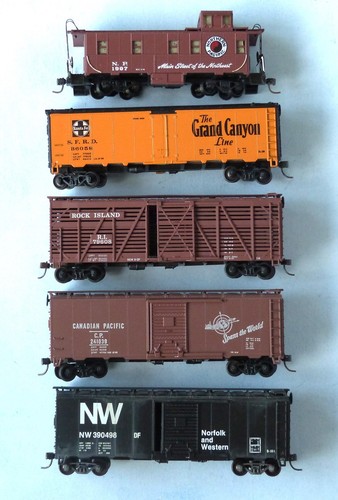 Athearn box cars caboos np - athearn,