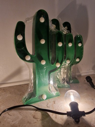 Light cactus lamp - up,