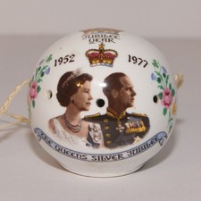 Vintage Ceramic Pomander - Queen Elizabeth Silver Jubilee 1977 - GW Jones