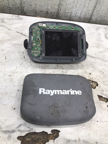 Boat raytheon raymarine a65 - boat,