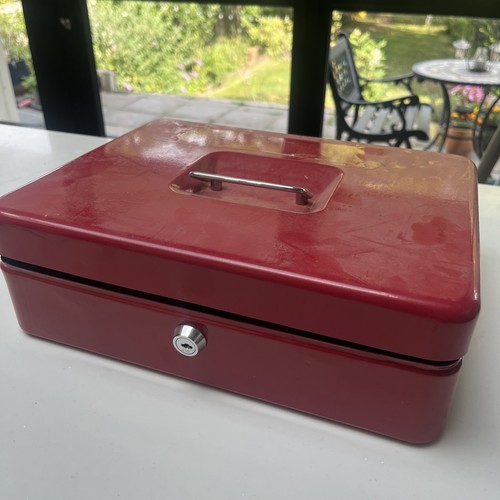 Large red metal - large, cash