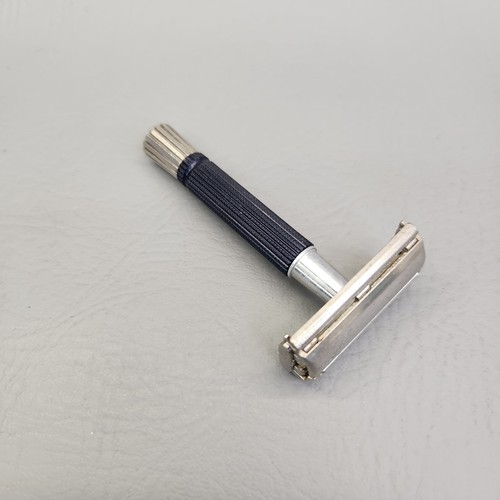 Vintage gillette razor black - vintage,