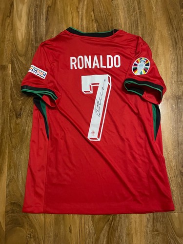 Cristiano ronaldo hand signed - ronaldo,