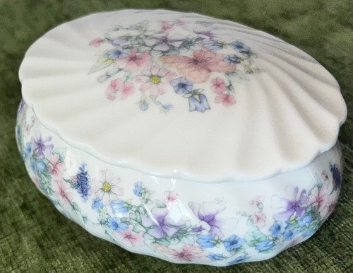 Wedgwood bone china - china, england