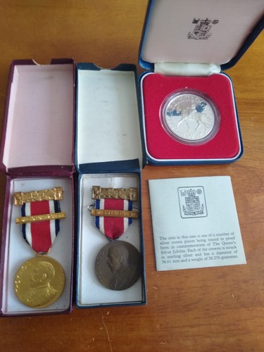 Silver proof 1977 crown and - proof,