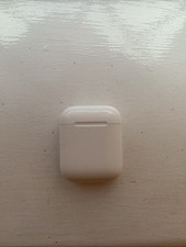 AirPods 2nd Generation Wireless Charging Case White + Both earbuds