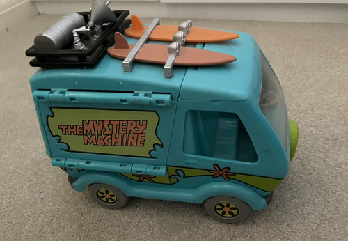 Scooby doo mystery machine van - doo,