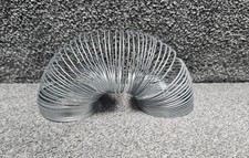Metal Spring Toy – Stretchy Slinky for Kids and Adul