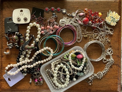 Job lot costume - of, jewellery