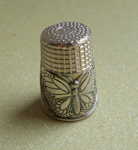 Pretty sterling silver thimble - pretty,