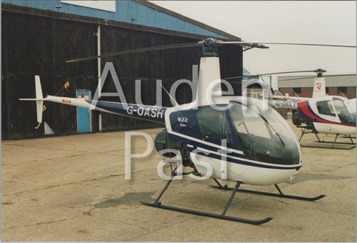 Luton robinson r22 helicopter - robinson,