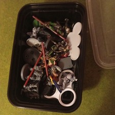 Lot 2 Warhammer 40k  lotr Bits