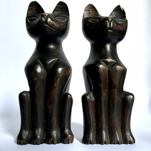 Vintage hand carved wooden cat - hand,