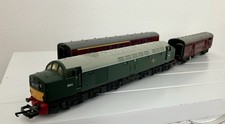 Class 40 BR Green loco D354 +
