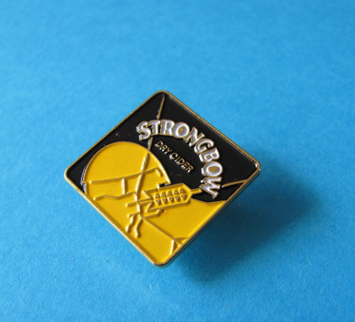Strongbow cider pin - pin, badge