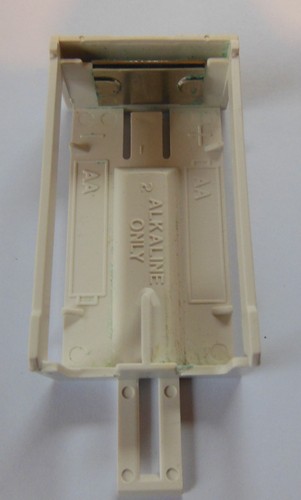 Battery tray holder - holder, for