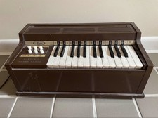 Magnus  Electric Chord Organ